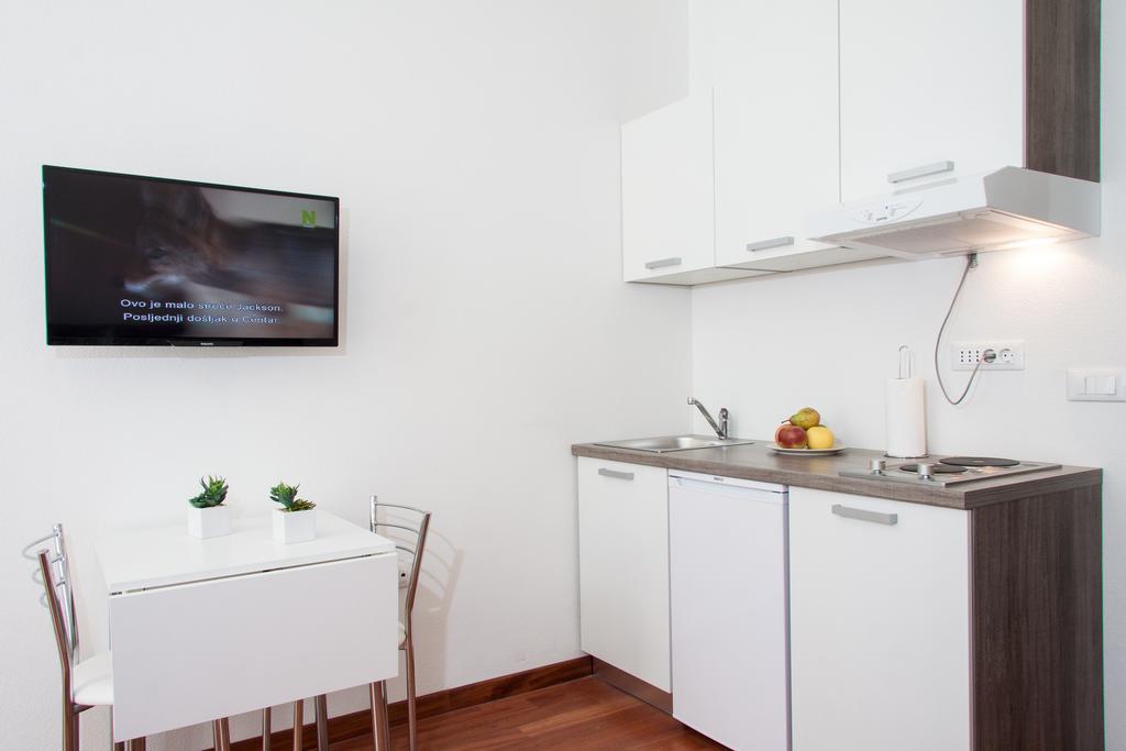 Apartments Mezzanine Загреб Экстерьер фото